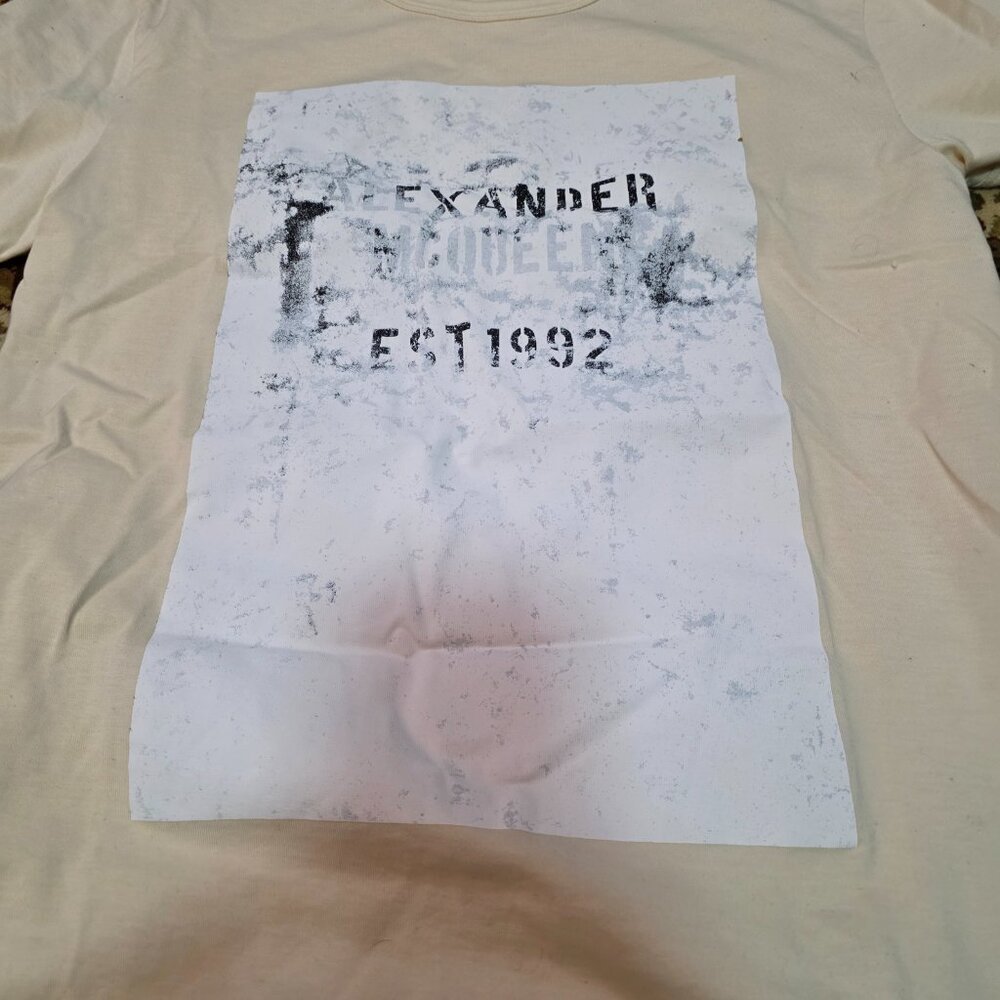 Alexander McQueen t-shirt tan logo like new with no tags x large - Picture 3 of 6
